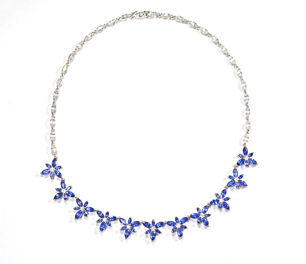 DAMIANI CLASSIC necklace in white gold, 0.85 ct sapphire and 0.40 ct  diamonds